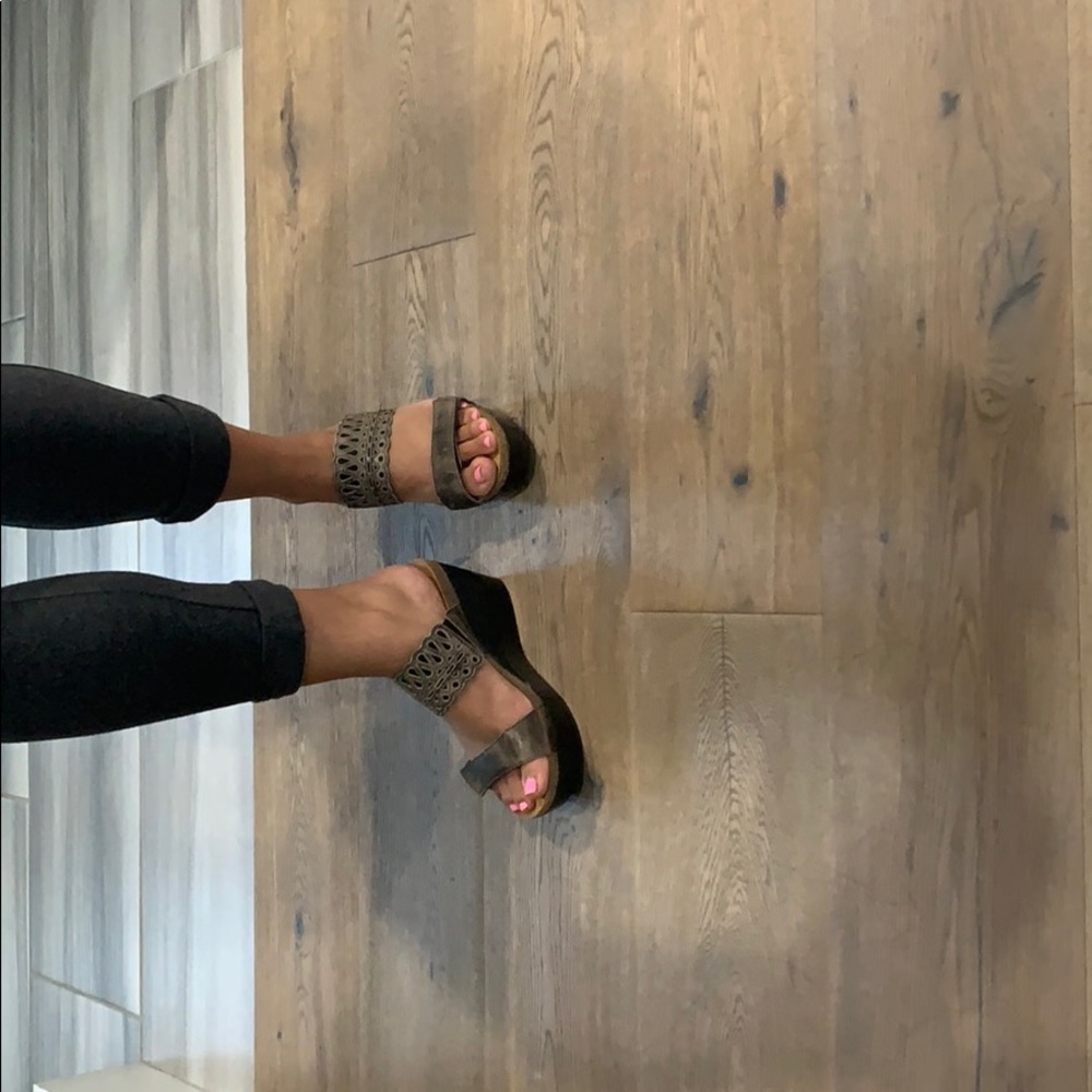 Naot wedge sandal